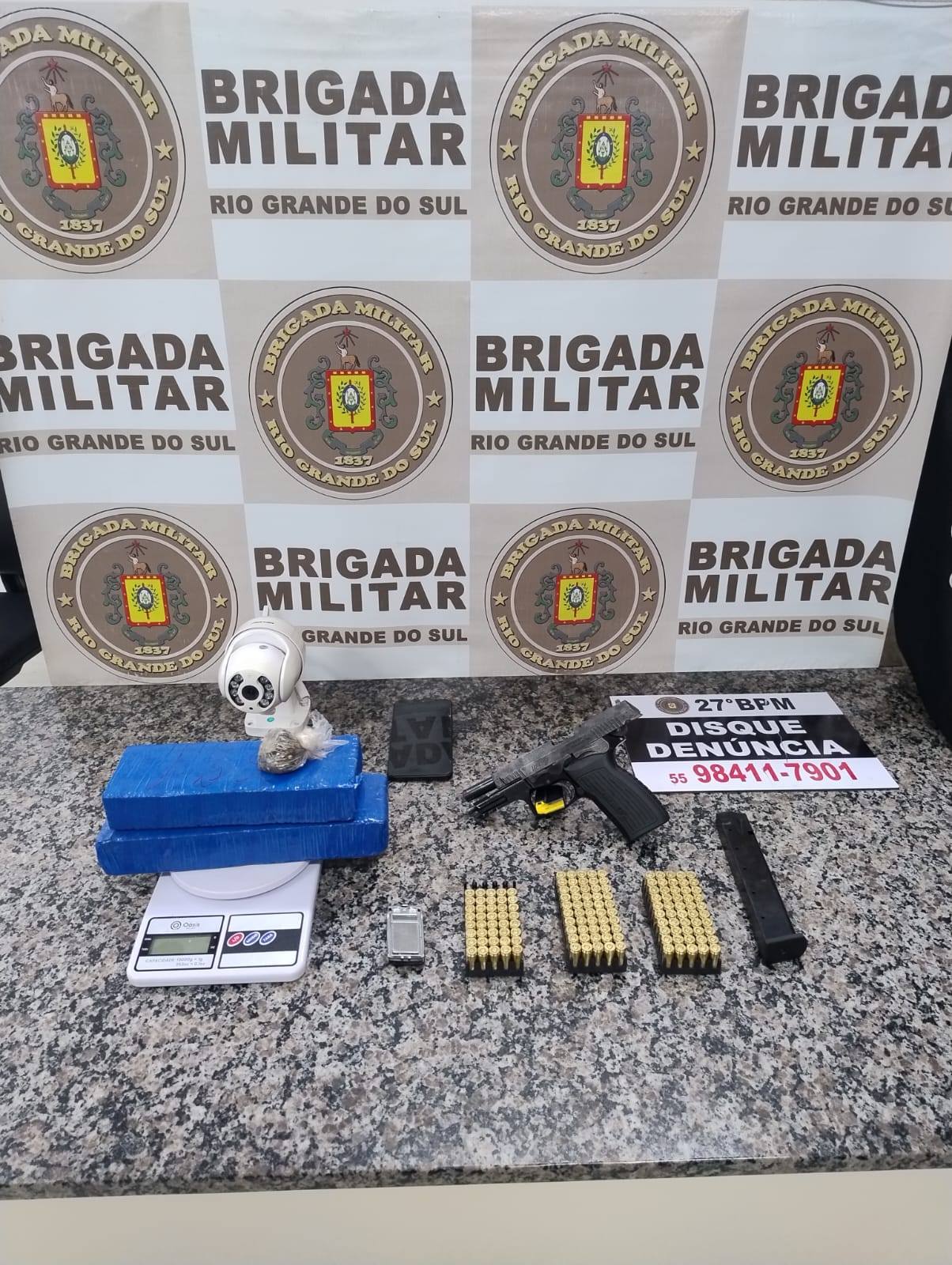 Homem é preso por tráfico de drogas e posse de arma no bairro Dytz, em Santo Ângelo