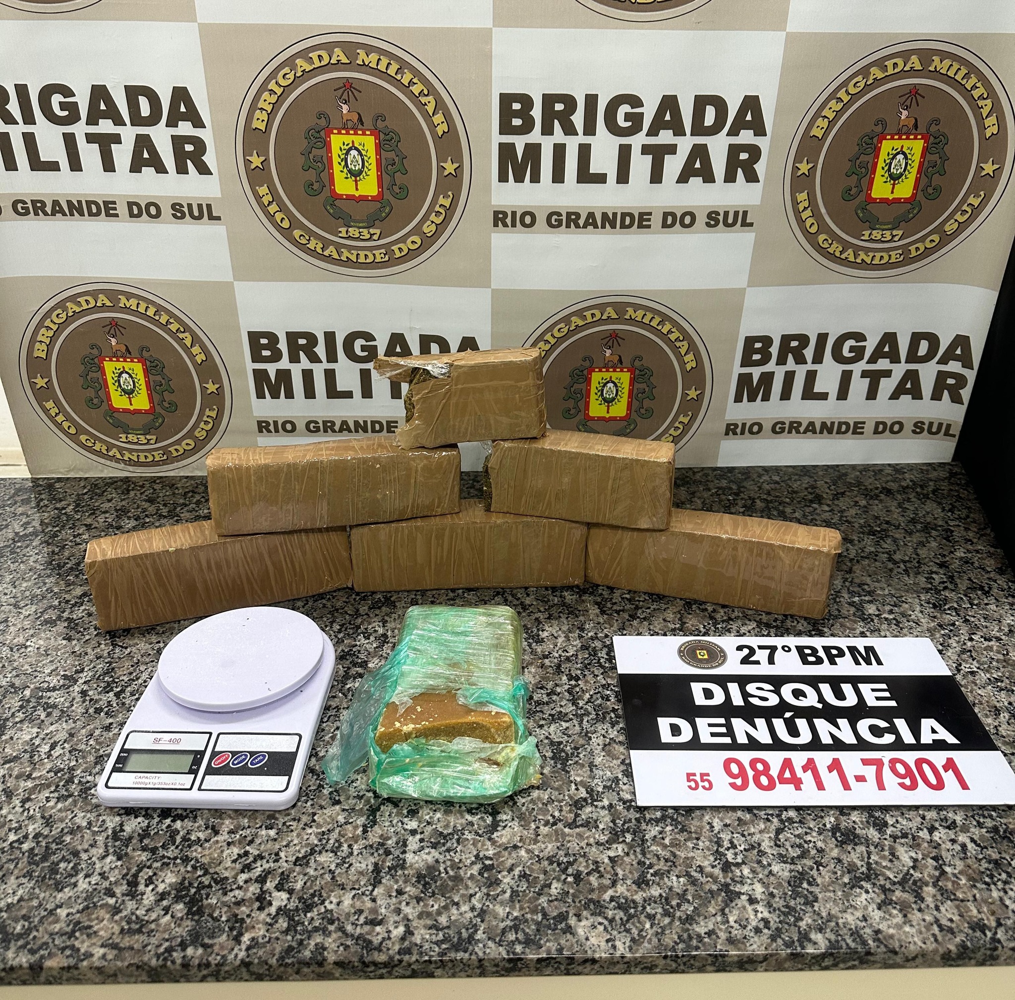 Mulher é presa por tráfico de drogas no bairro Casaroto em Santo Ângelo