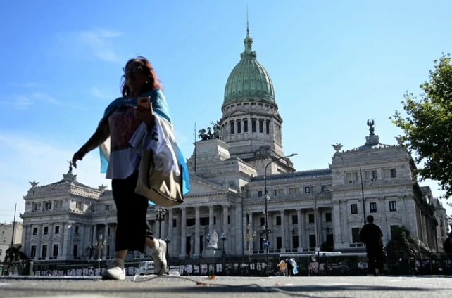 Greve geral paralisa Argentina, e governo Milei aciona alerta máximo contra protestos
