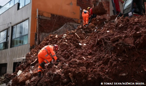 Número de mortes causadas pelas chuvas em Minas sobe para 59
