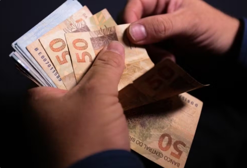 49,6 milhões de pessoas ainda têm dinheiro esquecido nos bancos