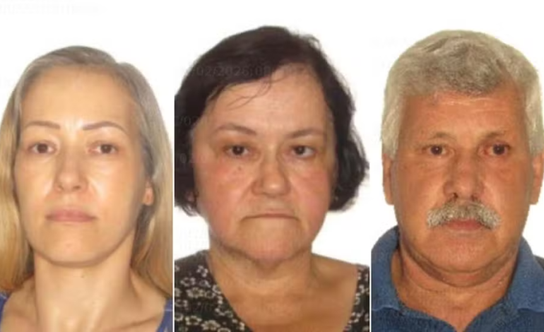 Câmera de segurança registra movimentação de veículos na casa de família desaparecida em Cachoeirinha