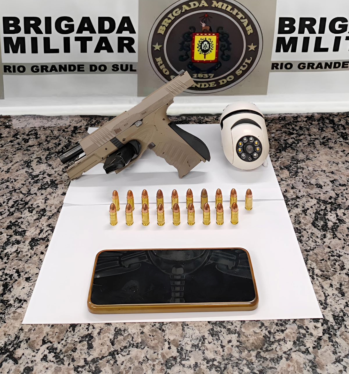 Homem é preso por posso de arma de fogo de uso restrito no bairro Santo Antônio