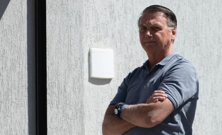 Moraes proíbe acampamentos e aglomerações perto da casa de Bolsonaro