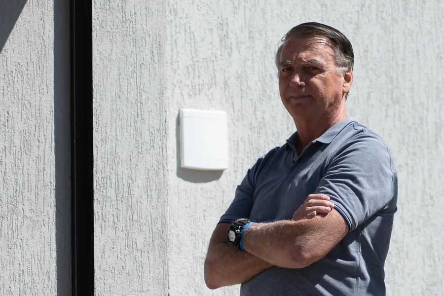 Moraes proíbe acampamentos e aglomerações perto da casa de Bolsonaro