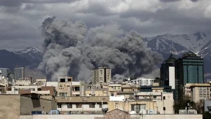 Mortos no Irã chegam a 787 no 4º dia de guerra contra EUA e Israel