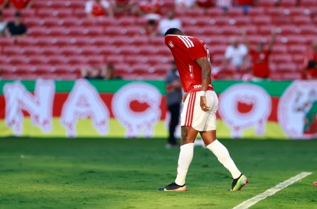 Inter perde para o Bahia em casa e termina a rodada na última posição do Brasileirão