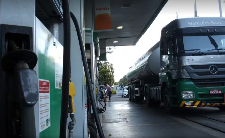 Preço do diesel nos postos dispara 7% com a guerra no Oriente Médio, diz pesquisa