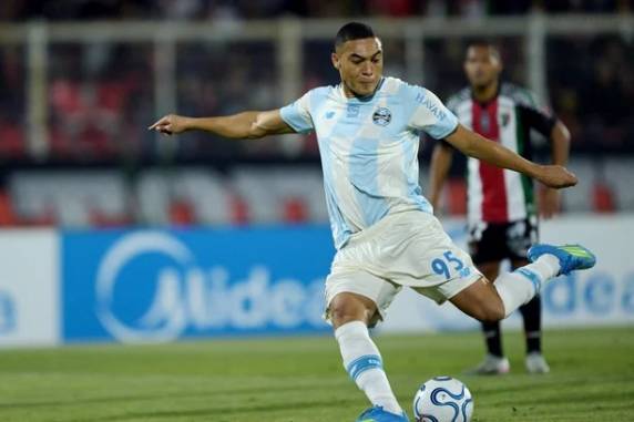 Em noite infeliz de Carlos Vinícius, Grêmio empata com o Palestino pela Sul-Americana