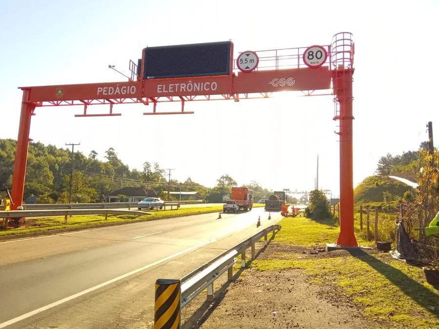 Governo federal suspende mais de 3 milhões de multas do free flow e dá a motoristas 200 dias para pagar tarifas vencidas