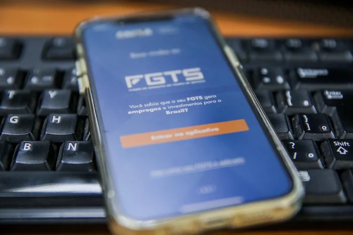 Governo prevê liberar R$ 7 bilhões do FGTS para ajudar trabalhadores a quitar dívidas