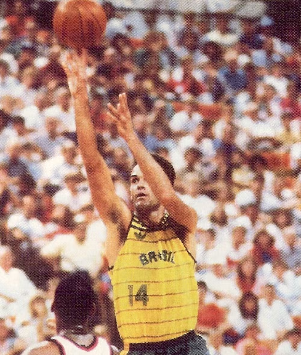 Oscar Schmidt, maior ídolo do basquete brasileiro, morre em SP aos 68 anos