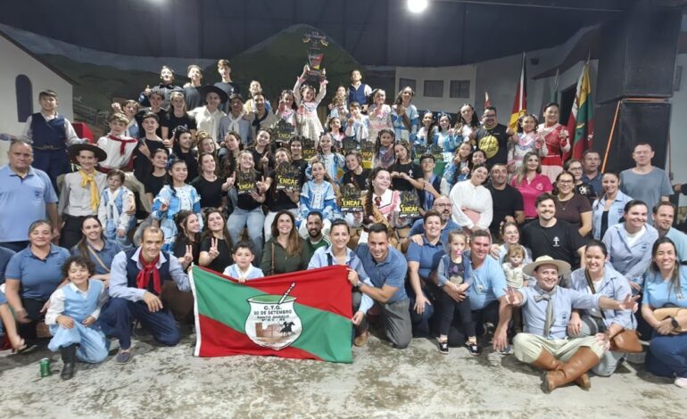 CTG 20 de Setembro conquista destaque no ENCAF e traz Troféu Rotativo para casa