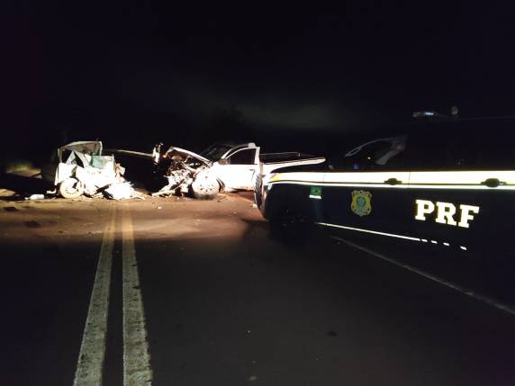 Colisão frontal deixa um morto e dois feridos graves na BR-392 em Roque Gonzales