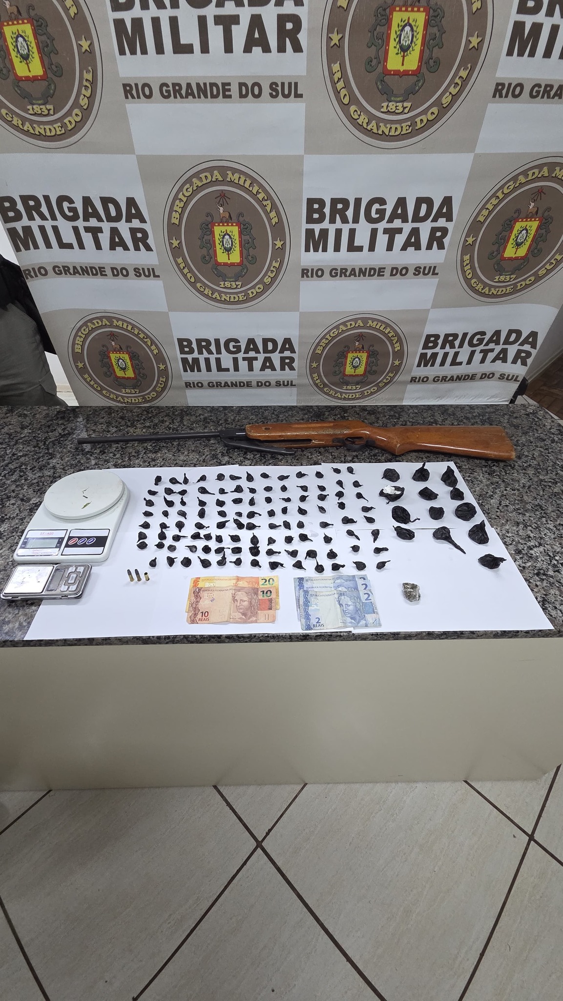 BM prende homem por tráfico de drogas no bairro São Joaquim, em Entre-Ijuís
