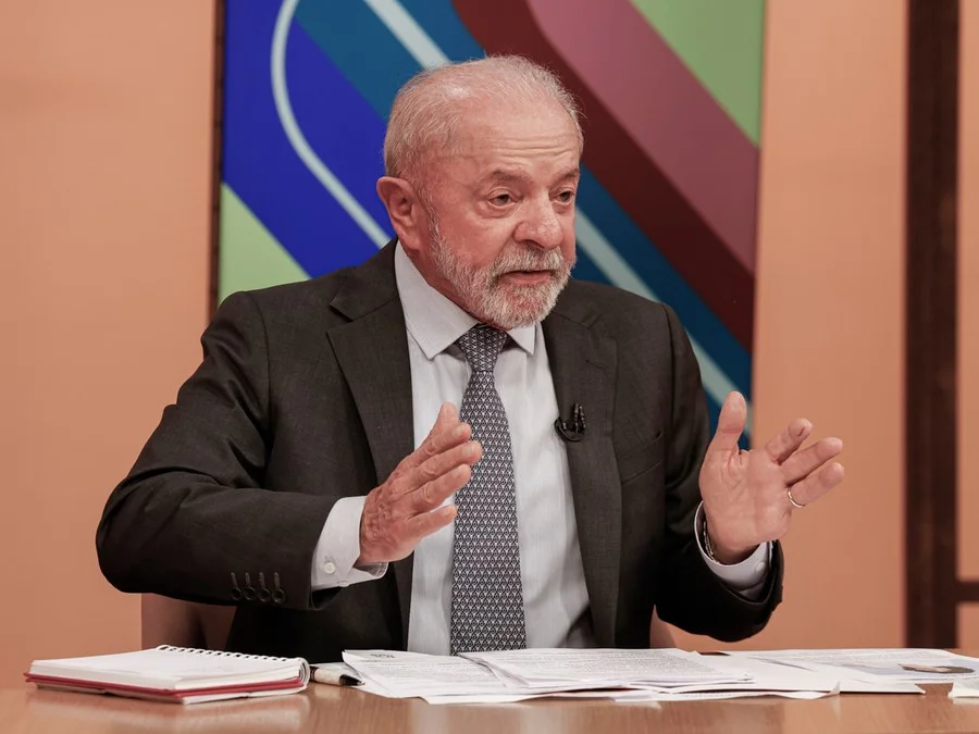 Lula inicia tratamento de radioterapia após retirada de câncer no couro cabeludo