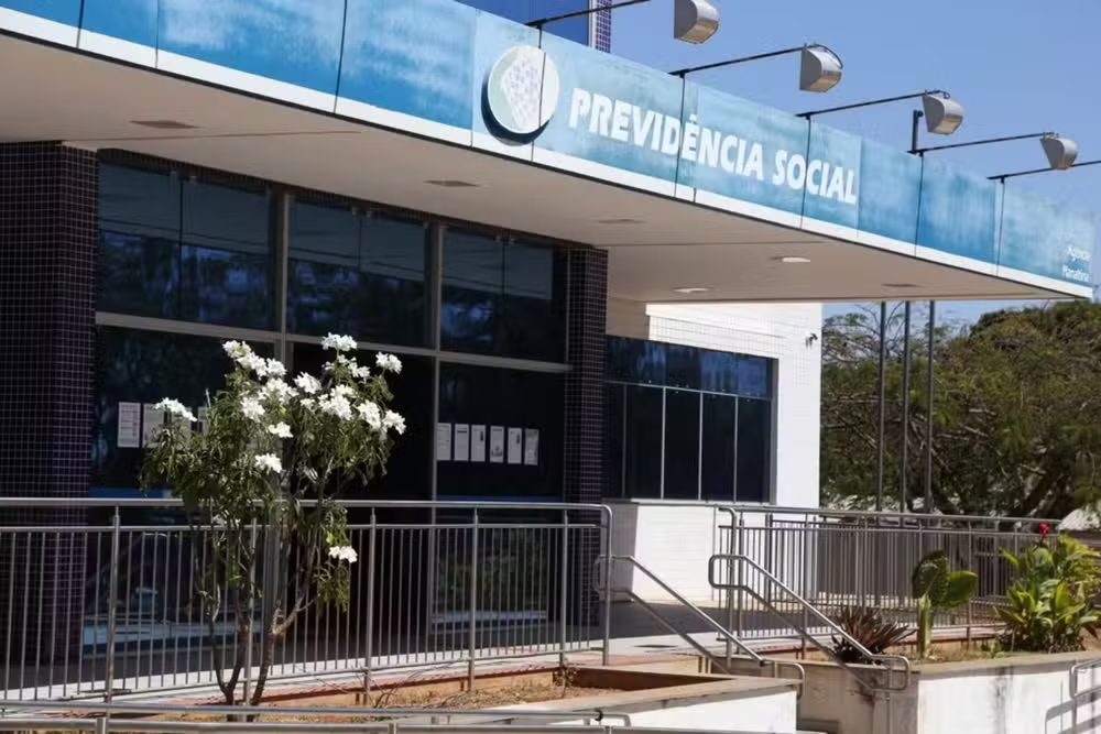 PF apreende R$ 287 mil escondidos em sacos de lixo durante operação contra fraude no INSS