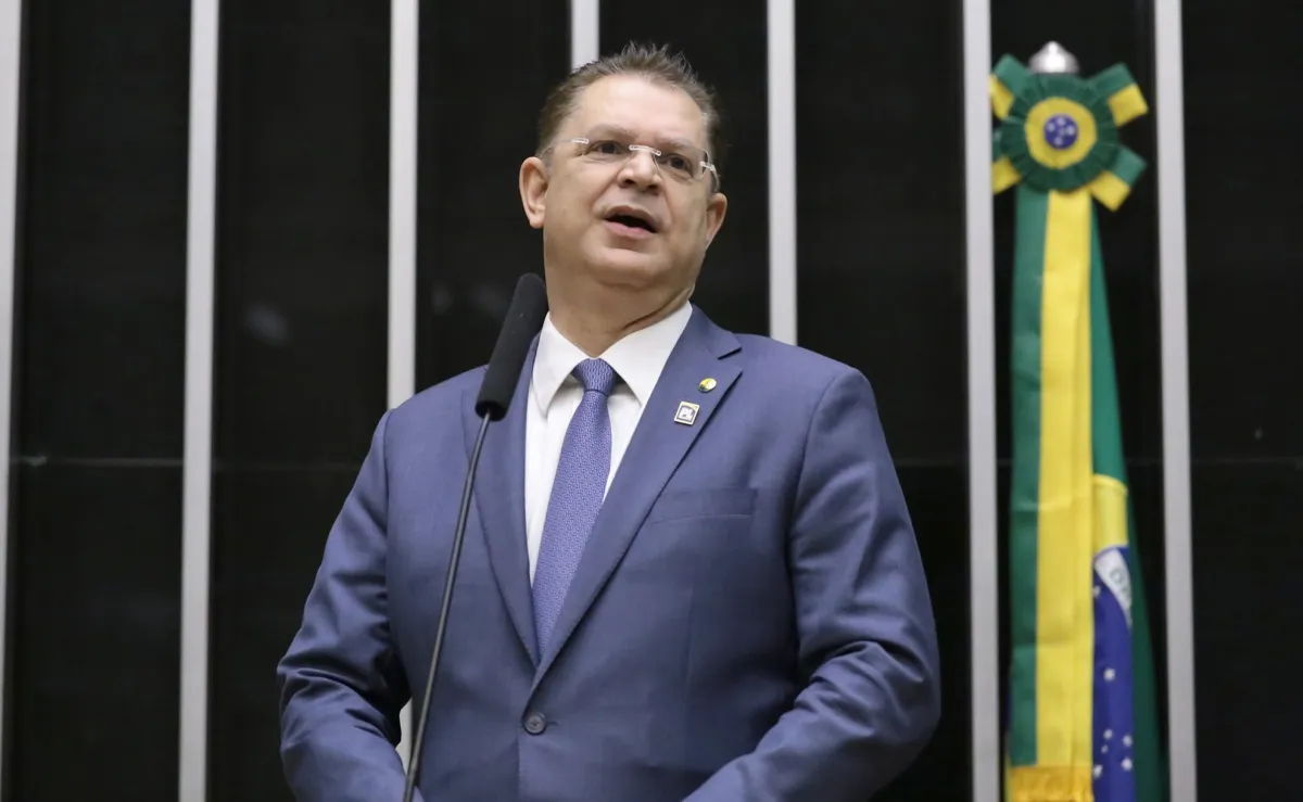 PL anuncia voto pelo fim da escala 6×1 e propõe jornada de quatro dias de trabalho
