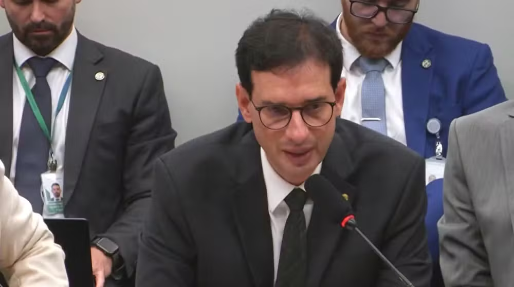 Comissão da Câmara aprova PEC que reduz jornada para 40 horas e prevê fim da escala 6×1