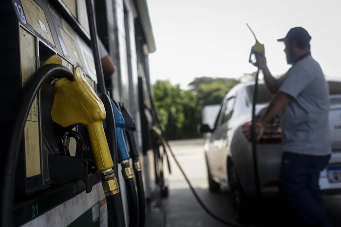 Petrobras anuncia reajuste no preço da gasolina