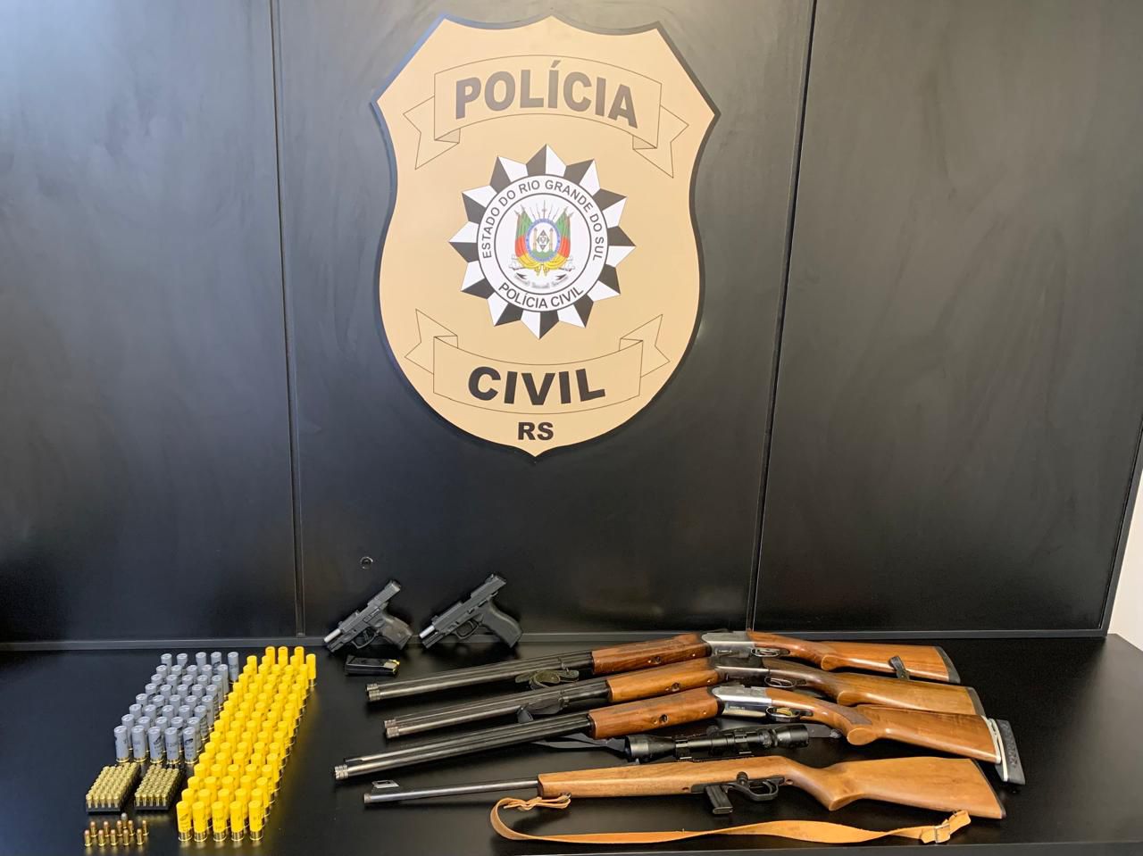 Polícia Civil apreende armas e munições após investigação de ameaças em São Pedro do Butiá