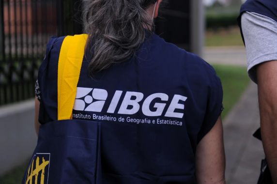 IBGE abre processo seletivo com mais de 8 mil vagas temporárias e salários de até R$ 4 mil