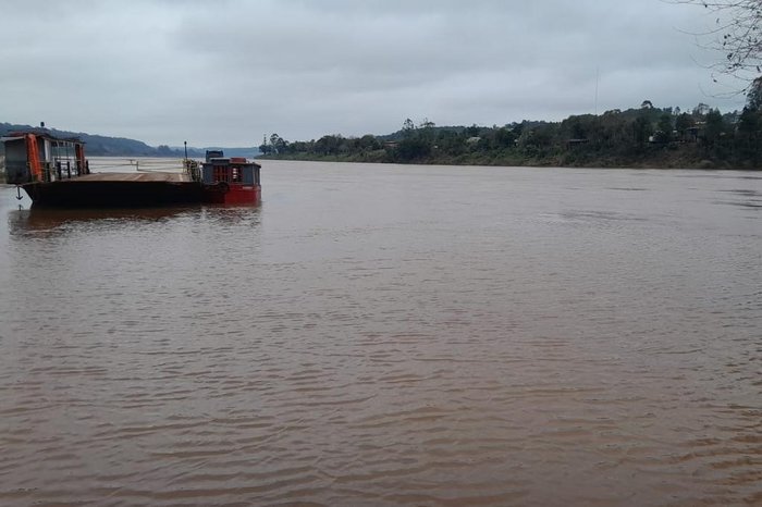 Travessias por balsa são suspensas em Porto Xavier e Porto Mauá devido à elevação do Rio Uruguai