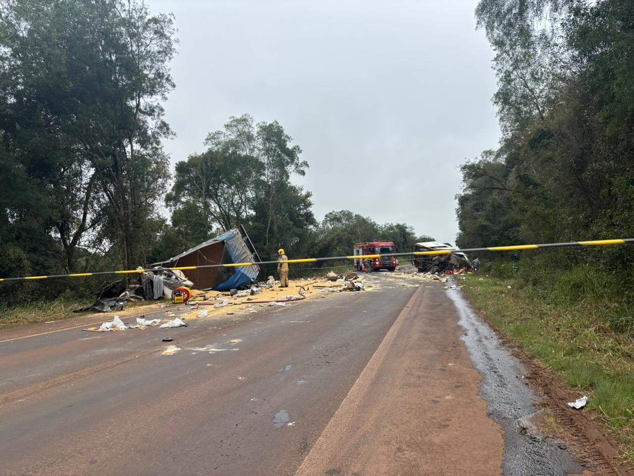 Polícia Civil confirma que caminhão de Passo Fundo invadiu pista contrária em acidente com duas mortes na ERS-344