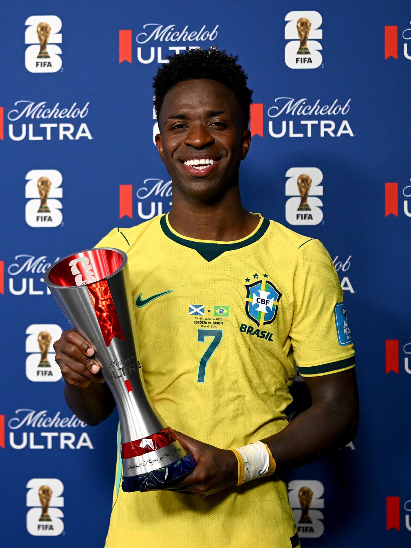 Brasil goleia Escócia e garante classificação como líder do Grupo C da Copa do Mundo
