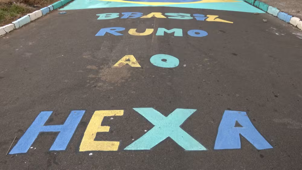 Mais brasileiros passam a acreditar no hexa, aponta Quaest