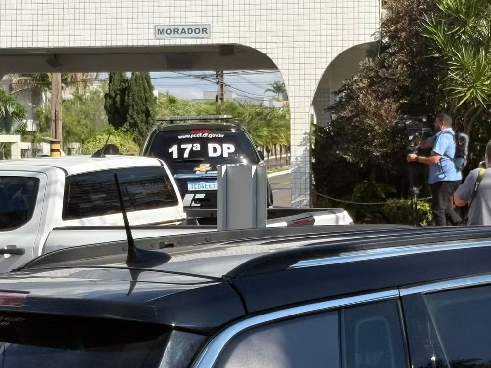 Bolsonaro presta depoimento sobre arma apreendida em blitz no Distrito Federal