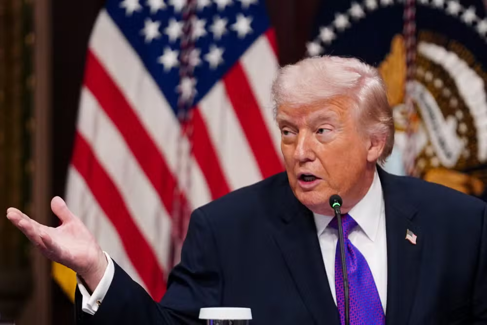 Trump adia projeto de moradias e pressiona Congresso por lei eleitoral