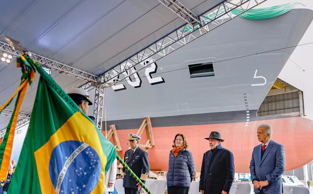 Lula defende fortalecimento da defesa nacional e critica falas de Trump sobre anexação de territórios