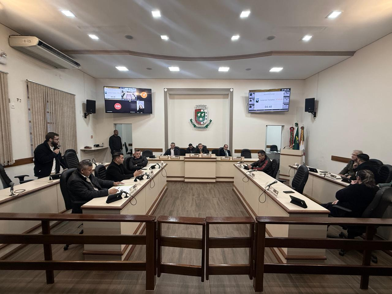 Vereadores rejeitam proposta de reposição salarial de prefeito, vice, vereadores e secretários