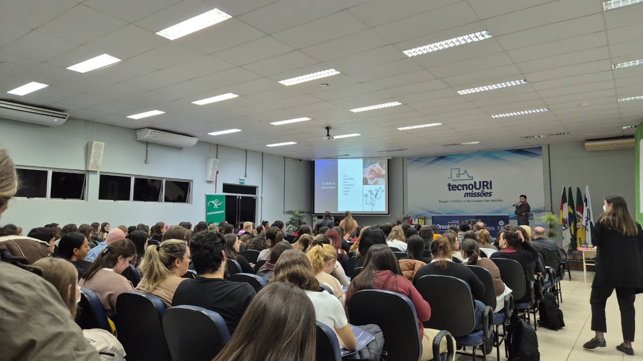 V Jornada Interprofissional de Oncologia reúne acadêmicos e profissionais no TecnoURI