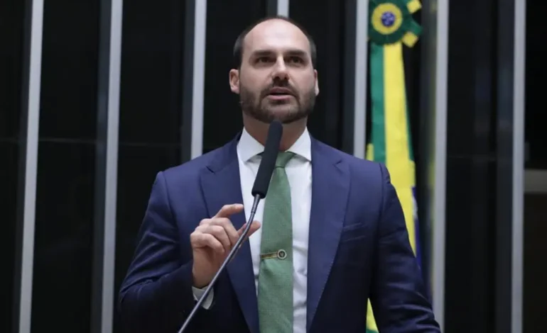 Eduardo Bolsonaro pede rompimento com o Novo em resposta a Zema