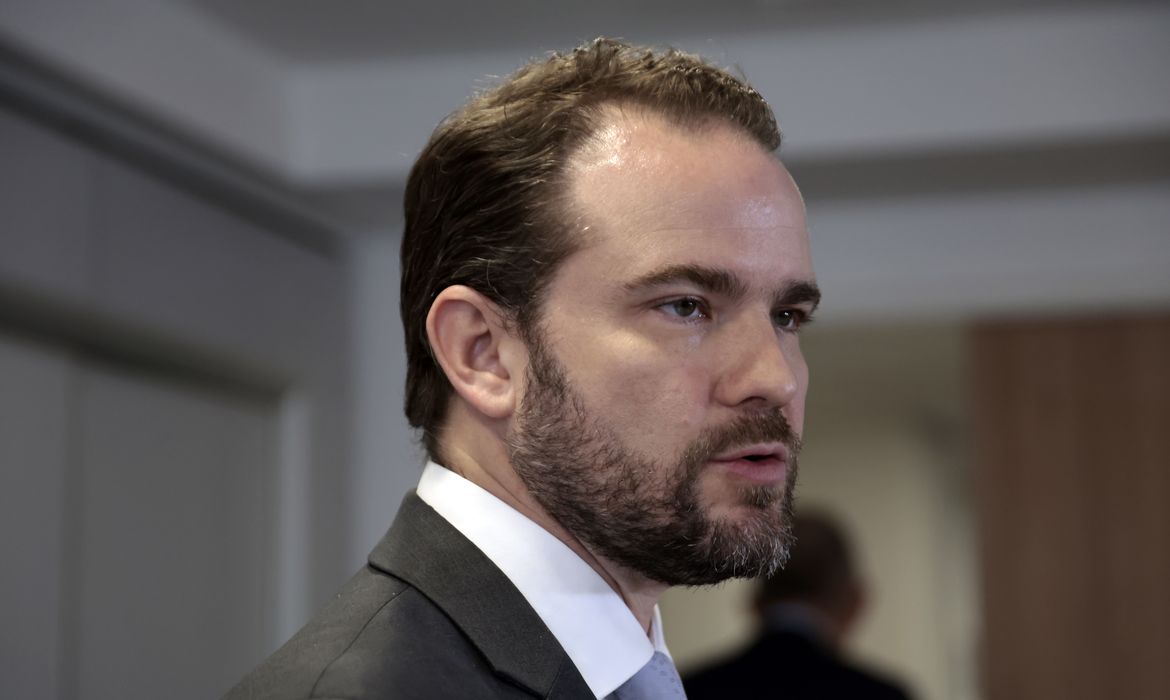 Novo Desenrola já beneficiou mais de 6 milhões de brasileiros, diz Ministério da Fazenda