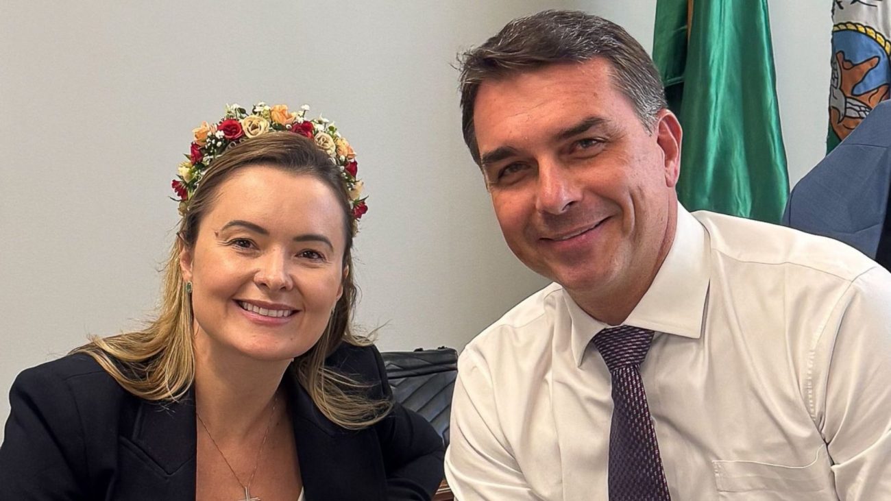 ‘É só fumaça’: Ana Campagnolo diz não acreditar em Júlia Zanatta na chapa com Flávio Bolsonaro