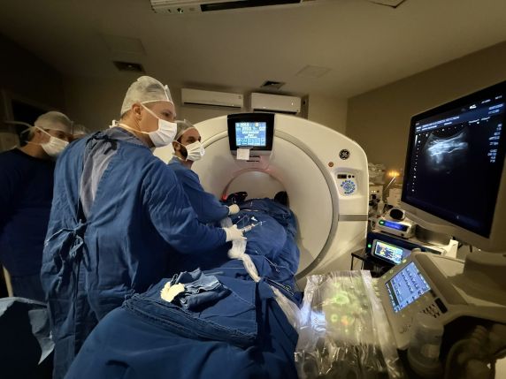 Hospital Vida & Saúde realiza procedimento inédito de ablação por radiofrequência