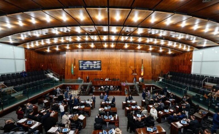 Contratação emergencial de cerca de 2 mil servidores para a educação é aprovada pela Assembleia