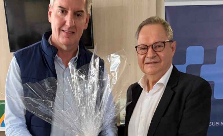 Hospital Regional das Missões homenageia deputado Loureiro pelo apoio recebido