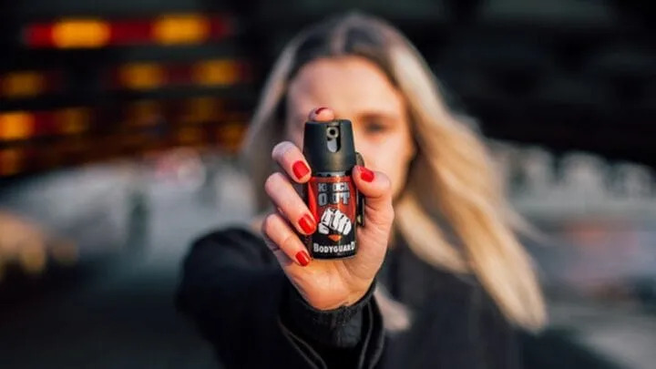 Venda de spray de pimenta para mulheres começa a ser permitida no Brasil; veja regras