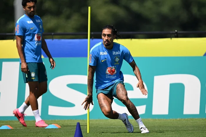 Raphinha é liberado e fica à disposição do Brasil para duelo contra a Noruega