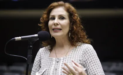 Justiça da Itália anula decisão sobre extradição de Carla Zambelli e determina novo julgamento