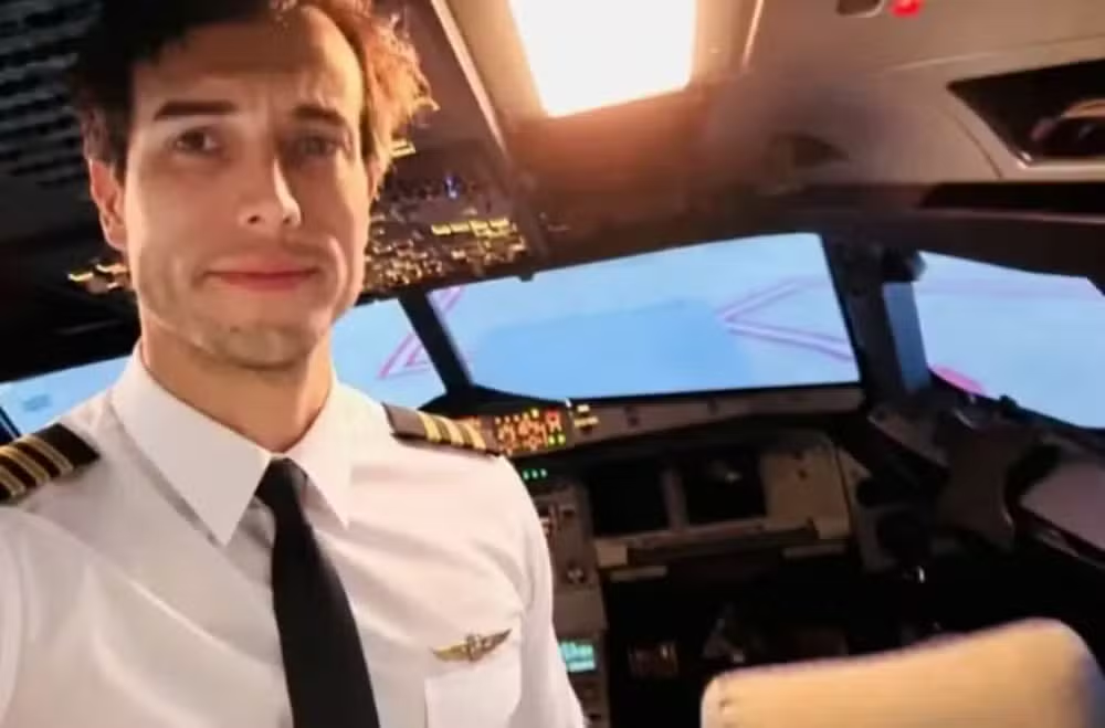 Instrutor salta de avião em pleno voo e aluna consegue pousar aeronave sozinha na Argentina