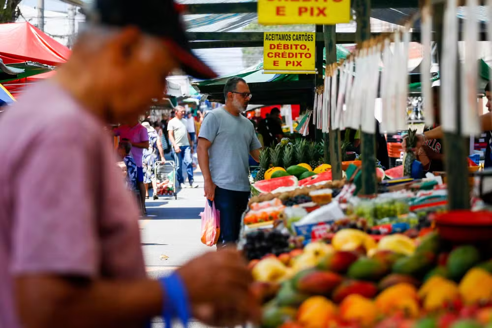 Inflação desacelera para 0,16% em junho; conta de luz pressiona e alimentos ficam mais baratos