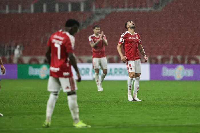 Inter perde para o Cruzeiro na volta do Brasileirão e liga sinal de alerta para sequência da temporada