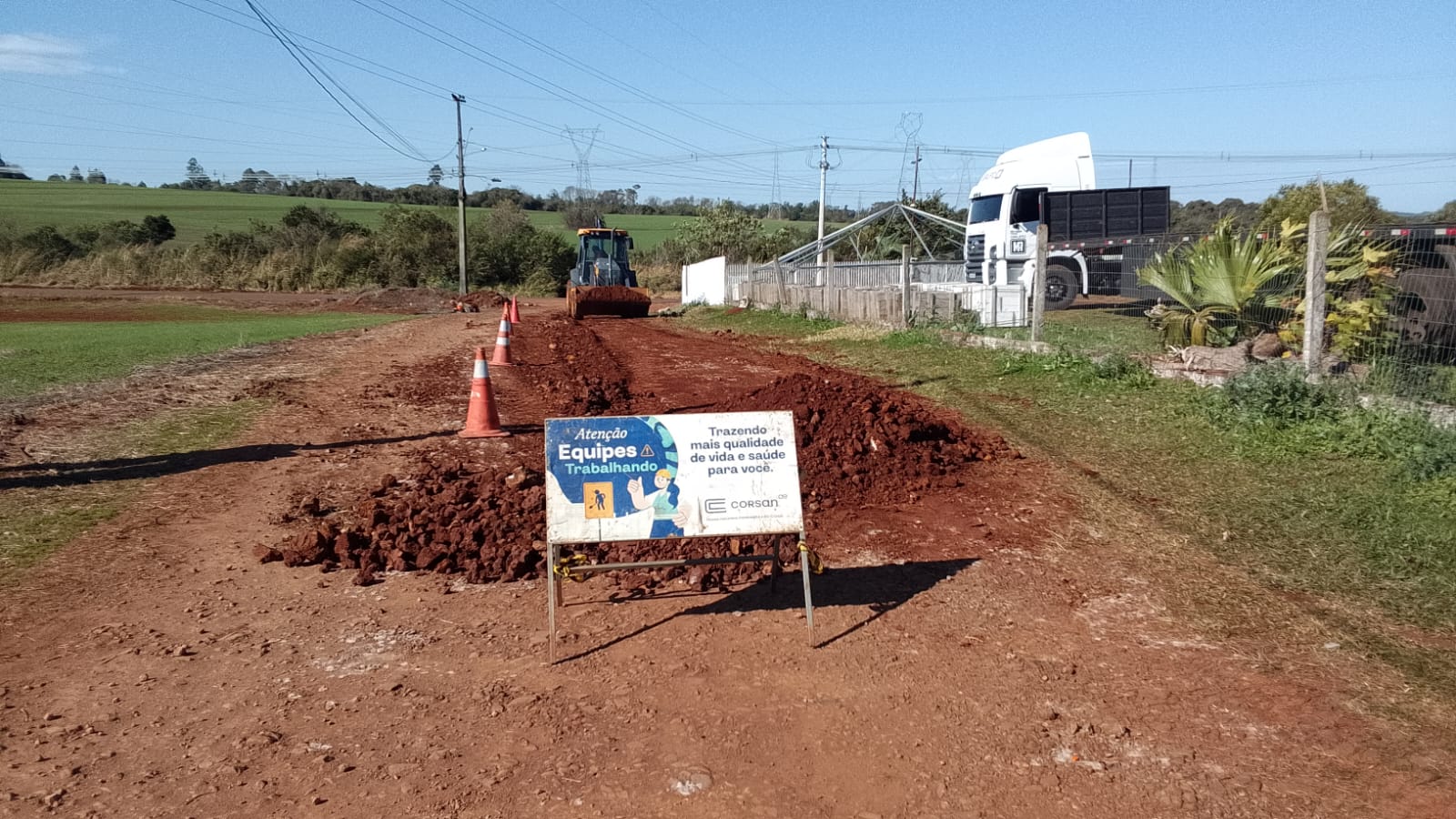 Obra da Corsan na Barra do São João avança para fase de ligação dos imóveis à nova rede de água