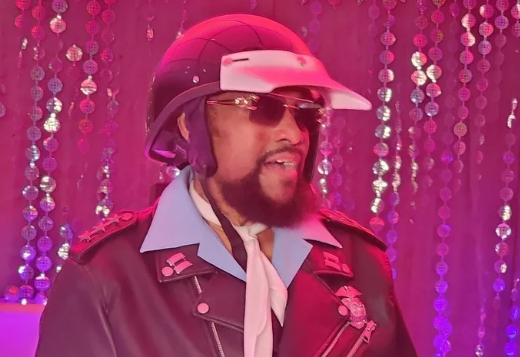 Morre Victor Willis, vocalista do Village People, aos 74 anos
