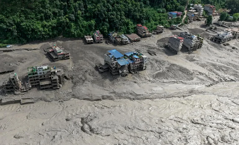 Avalanche de lama no Nepal provoca ao menos 95 mortes